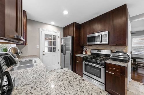 3912 59 Pl, Chicago IL 60629-4522 exterior