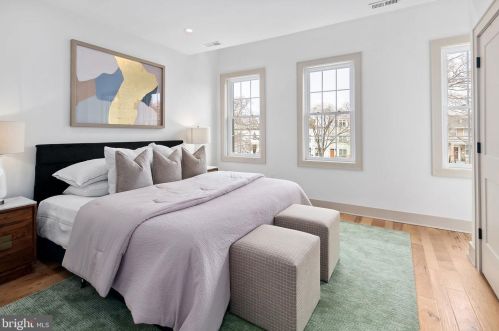 1613 Capitol St, Washington DC  20003-1620 exterior