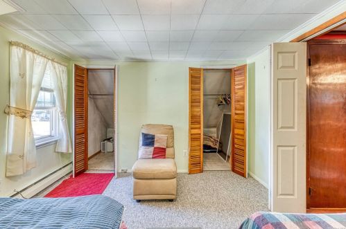 551 18 St, Babylon NY 11704-2206 exterior