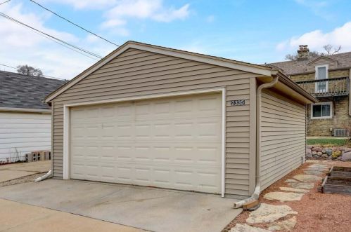 2335 54 St, Milwaukee WI 53219-3352 exterior