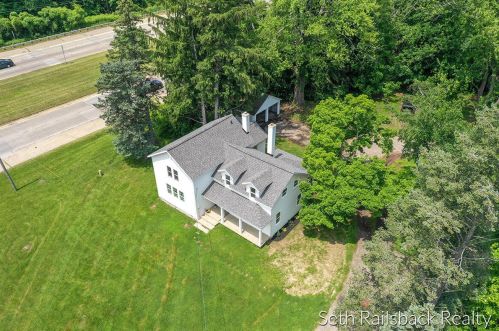 3247 Fulton St, Grand Rapids MI  49546-1302 exterior