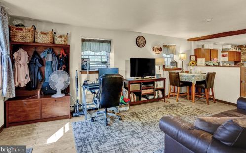 886 Vaughn Rd, Pottstown PA exterior