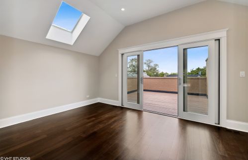 2514 Marshfield Ave, Chicago IL 60614-1907 exterior