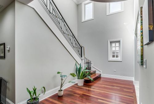 579 Hawthorne Pl, Chicago IL  60657-2922 exterior