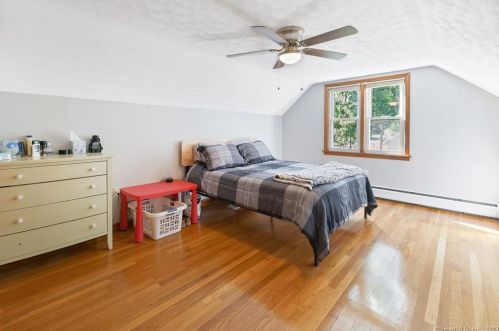 59 Neelans Rd, Enfield CT 06082-5734 exterior