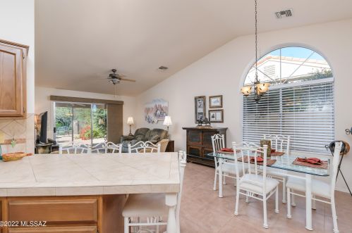 38168 Silverwood Dr, Tucson AZ 85739-1003 exterior