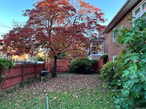 1020 Lydig Ave, Bronx NY 10462-2260 exterior