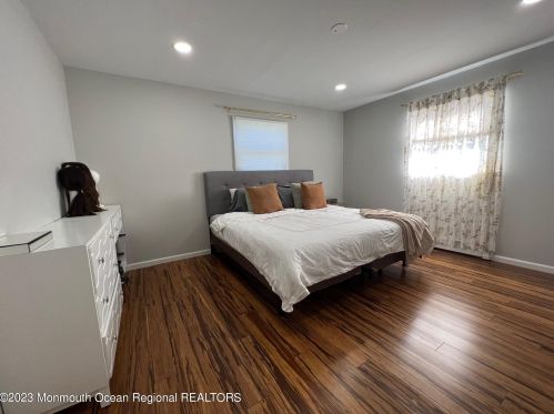 120 Beechwood Ave, West Long Branch NJ 07764-1801 exterior