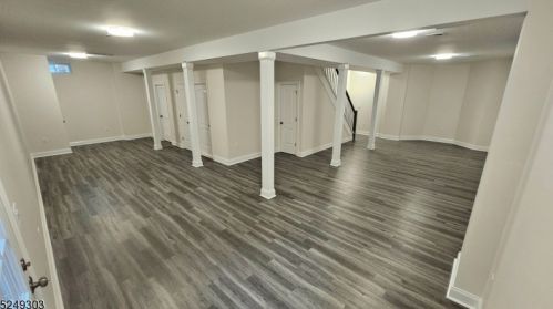 18 Old Stirling Rd, Warren NJ  07059-5810 exterior