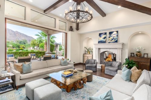 4450 54th St, Phoenix AZ 85018-1905 exterior