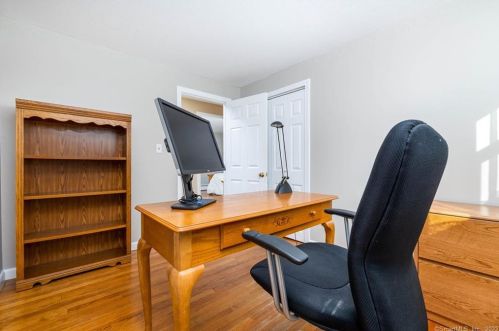 15 Lexton Dr, Farmington CT 06032-2412 exterior