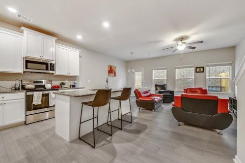 4954 Lower Elm St, Atlanta GA 30349-1688 exterior