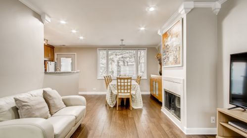 3900 Fremont St, Chicago IL 60613-3044 exterior