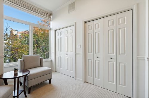 2759 Bosworth Ave, Chicago IL 60642-2341 exterior