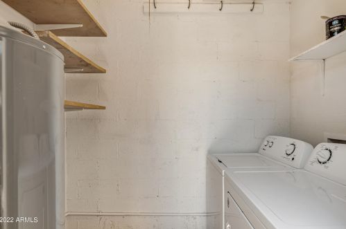 8839 12 Pl, Phoenix AZ 85020-3017 exterior