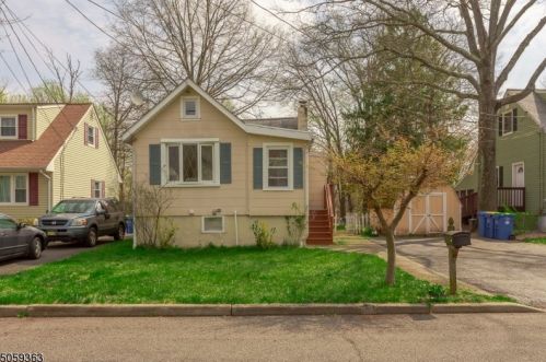 125 Chestnut St, Bridgewater NJ  08807-2724 exterior