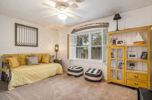 3272 Thorncrest Dr, Grand Rapids MI 49546-7353 exterior