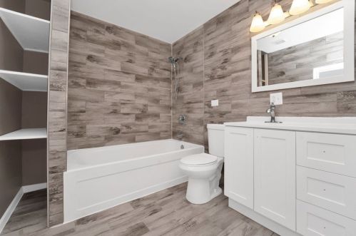 142 17th Ave, Broadview IL  60153-1219 exterior