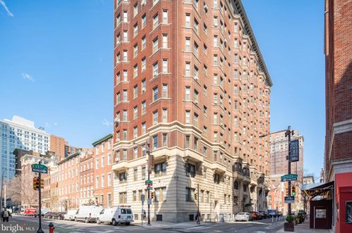 250 13th St, Philadelphia PA 19107-5615 exterior