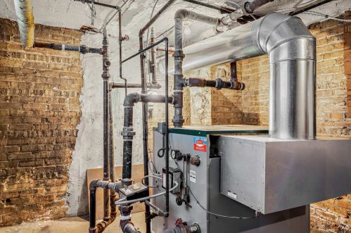 716 92nd St, Chicago IL 60619-7604 exterior