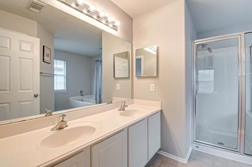 8909 Elm Drake Ln, Humble TX 77338-1171 exterior