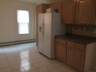 214 Bassett St, New Britain CT  06051-3421 exterior