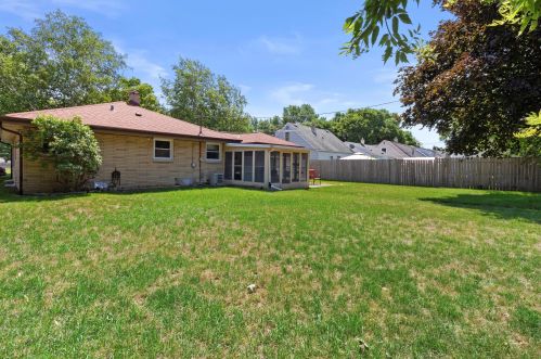 3837 75th St, Milwaukee WI 53220-1723 exterior