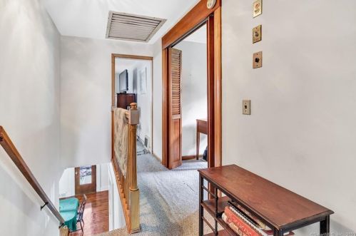 31 Chatham Ave, Milford CT 06460-5627 exterior