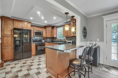 21 Scott Dr, Middletown NY 10941-1127 exterior