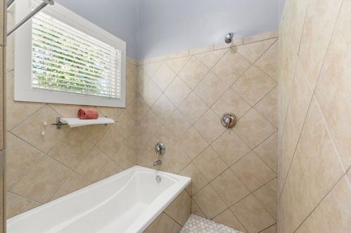 1278 Eames Grn, Atlanta GA 30318-4193 exterior