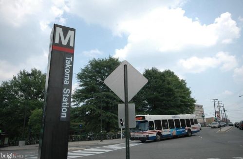 7426 Piney Branch Rd, Silver Spring MD 20901-4352 exterior