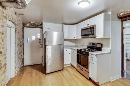 2324 Armitage Ave, Chicago IL 60647-4342 exterior