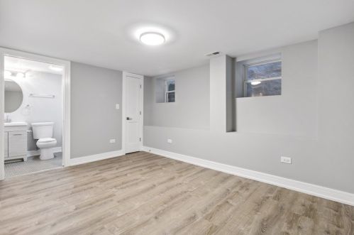 4812 Forrestville Ave, Chicago IL 60653-3425 exterior