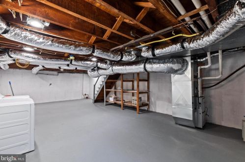 337 Holland St, Chester PA 19022-1011 exterior