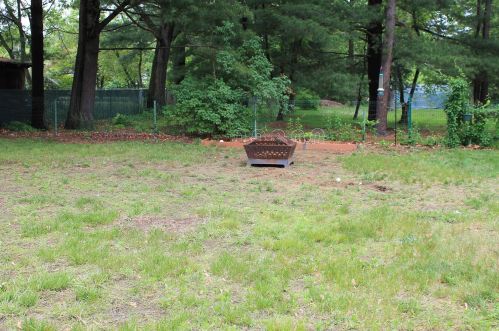 23 Canterbury Rd, Concord NH 03301-5618 exterior