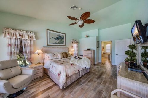 6791 Compton Ln, Naples FL 34104-7824 exterior