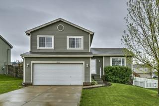 18008 Josephine St, Omaha, NE 68136-1306