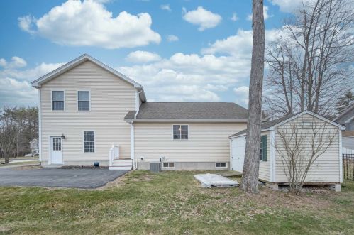 30 Max Ln, Concord NH 03301-8629 exterior