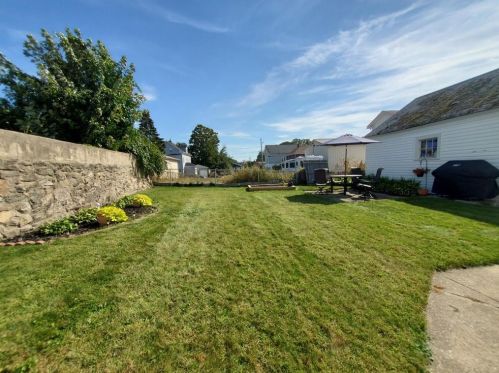 13 Clinton St, Providence RI 02919-4122 exterior