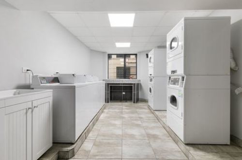 3641 Dickens Ave, Chicago IL  60647-3677 exterior