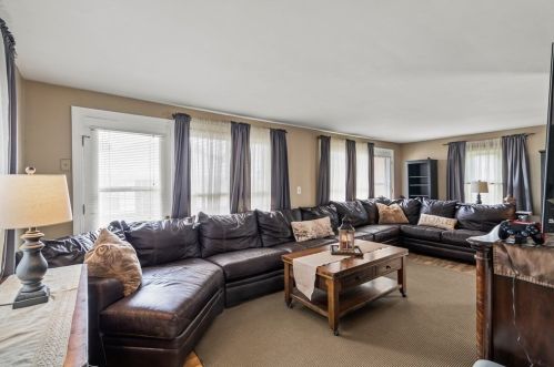 69 Silver Lake Ave, Newton MA 02458-1110 exterior