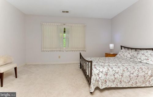 7726 Laurel Leaf Dr, Rockville MD 20854-1768 exterior