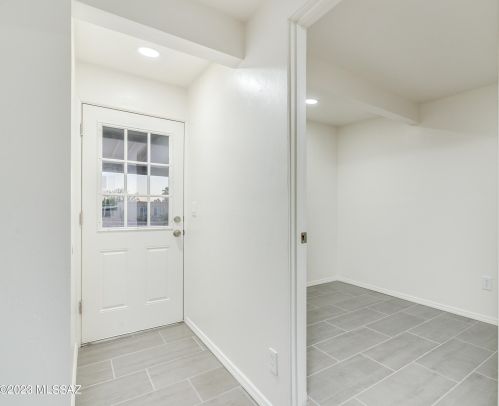 9301 29th St, Tucson AZ  85710-8015 exterior