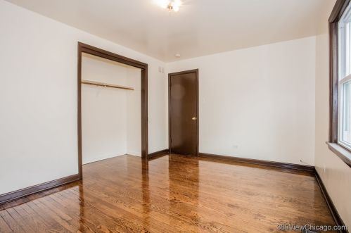 6900 Campbell Ave, Chicago IL 60645-4604 exterior