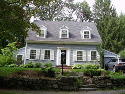 105 Carlton Rd, Newton, MA 02468-1915
