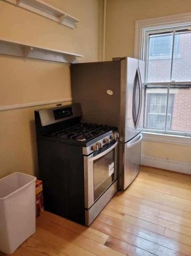 120 Pitman St, Providence RI 02906-5113 exterior