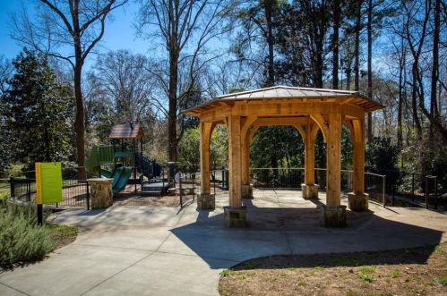 962 Cardova Dr, Atlanta GA 30324-4213 exterior