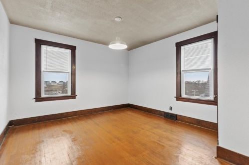 10 Amherst Ave, Pittsburgh PA 15229-1536 exterior