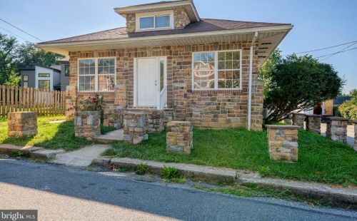 8 Crest Ave, Lancaster, PA 17602-4102