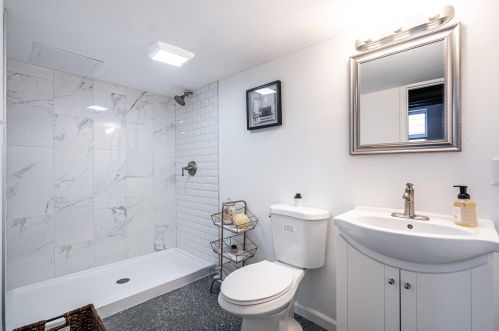 5946 40th St, Milwaukee WI  53209-3923 exterior